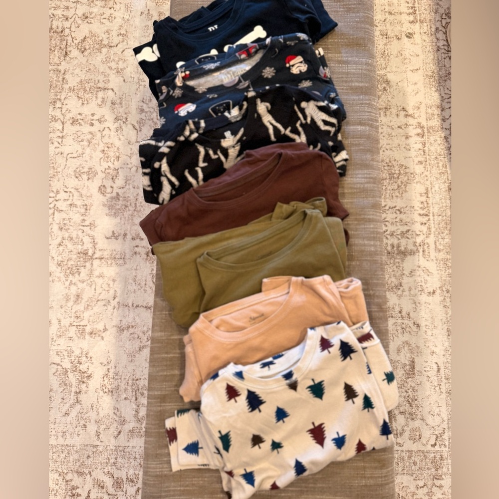Youth bundle of 7 sets, including neutral and some holiday-friendly options.